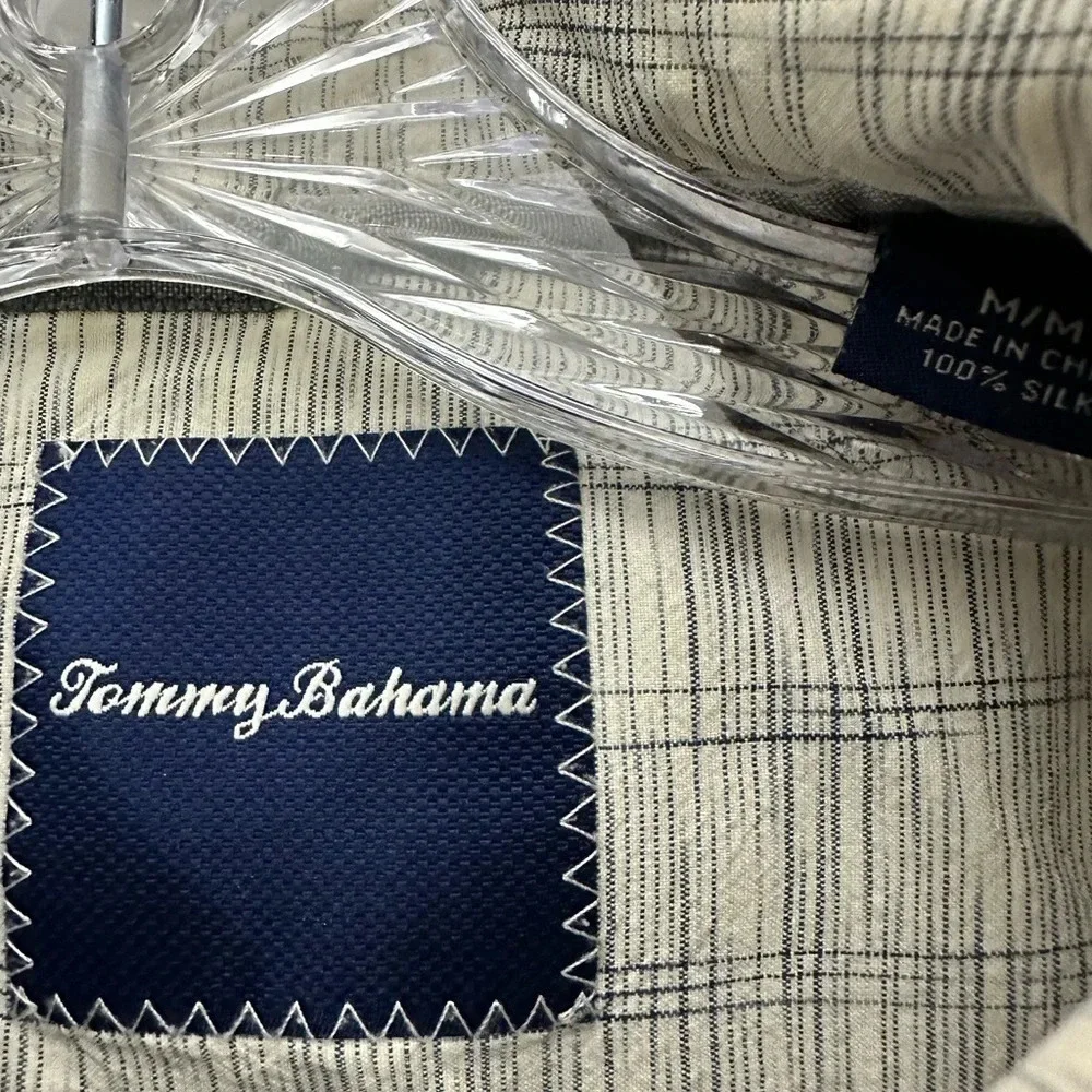 Tommy Bahama Silk Camp Shirt Size Medium Tan Short Sleeve Button Down